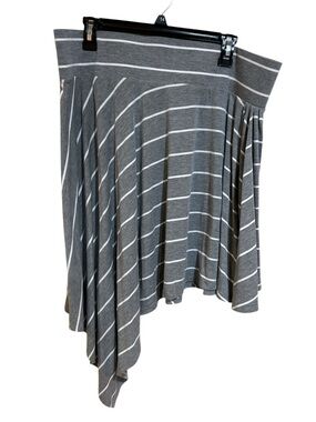 NWT Torrid 1X Grey White Striped Asymmetrical Sharkbite Hem Midi Skirt Plus Size